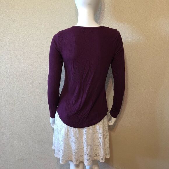 Socialite Button Front Top Size Small - Picture 4 of 8